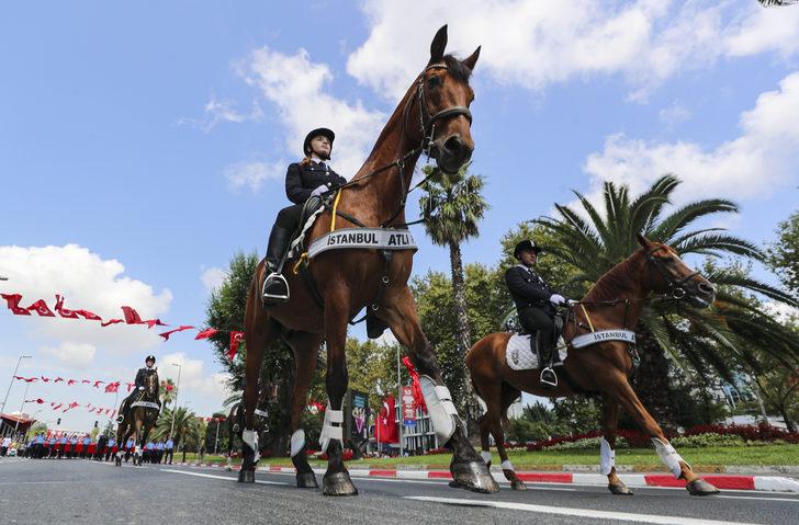 Büyük Zafer'in 100. yıl dönümü Vatan Caddesi'nde resmi geçitle kutlandı G4