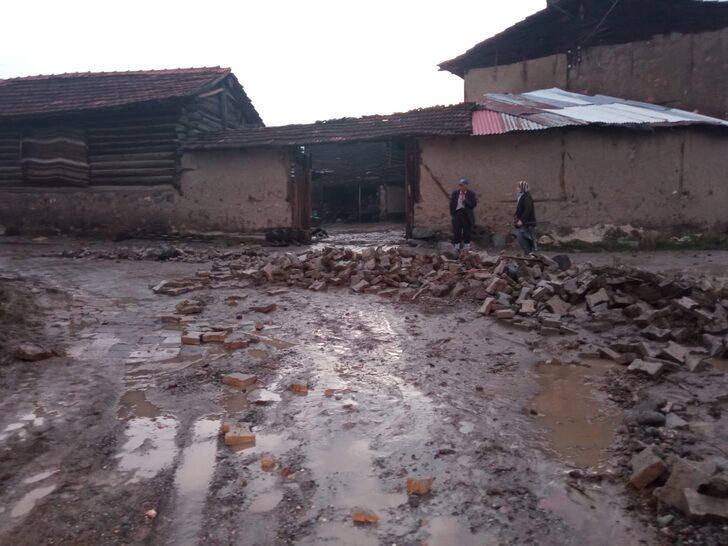 Kütahya Domaniç'te şiddetli yağış 7 köyde sele yol açtı G2