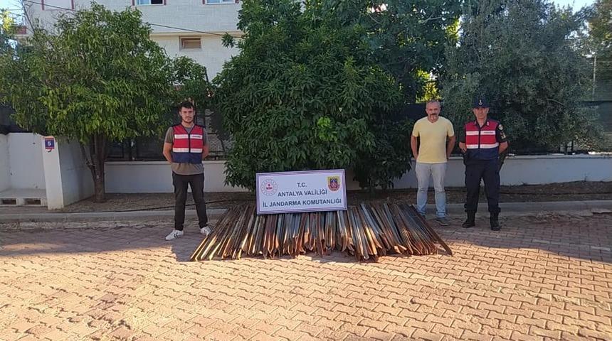 Antalya'da 13 farklı hırsızlık olayına karışan şüpheli yakalandı