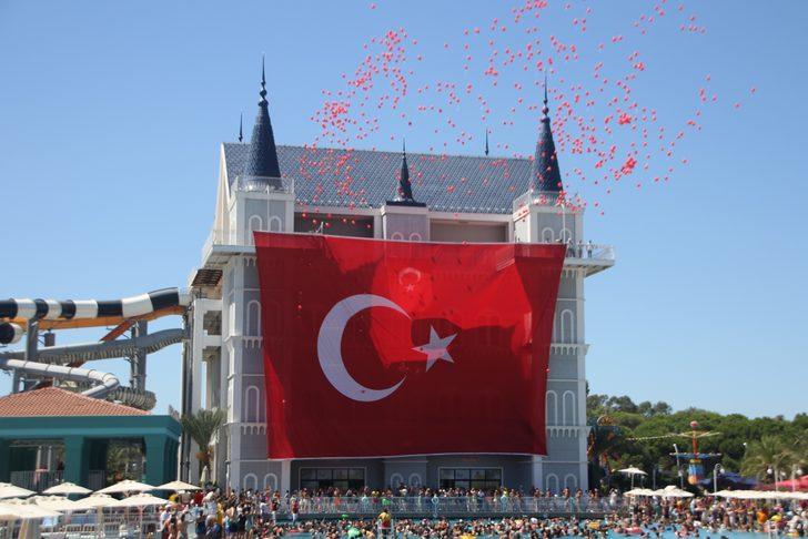 Antalya'da 5 yıldızlı otelde Büyük Zafer'in 100. yılı kutlandı G2