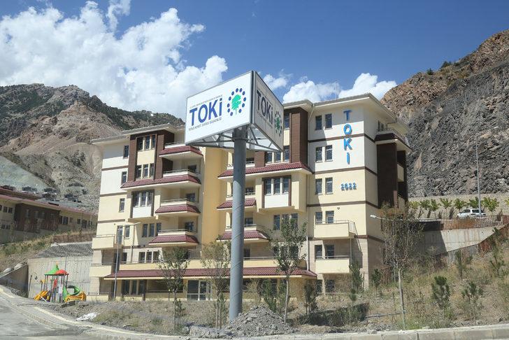 Artvin Valisi Doruk, Yusufeli'nin yeni yerleşim yerinde incelemelerde bulundu G1