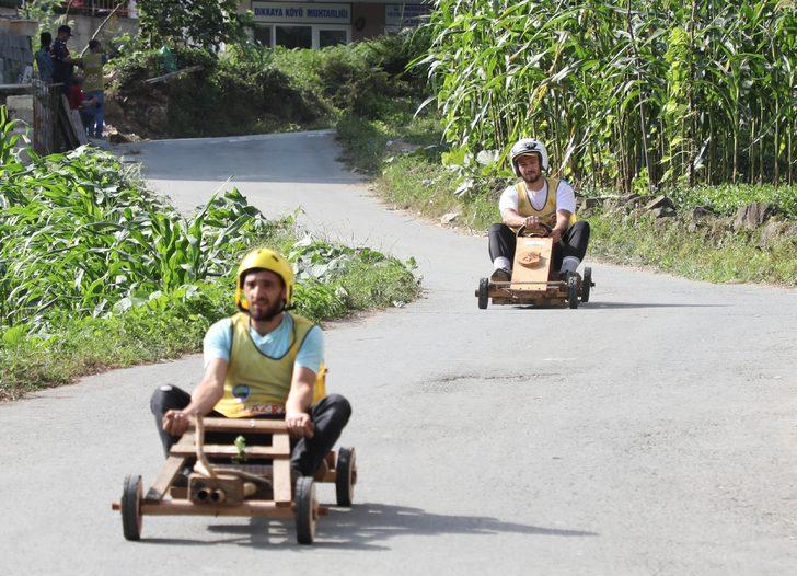 Rize'de tahta arabalar "Laz Ralli"de yarıştı G2
