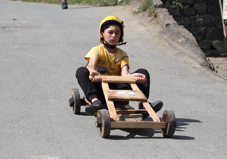 Rize'de tahta arabalar "Laz Ralli"de yarıştı G5