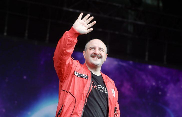 TEKNOFEST Yönetim Kurulu Başkanı Bayraktar, Samsun'da konuştu: (1) G4