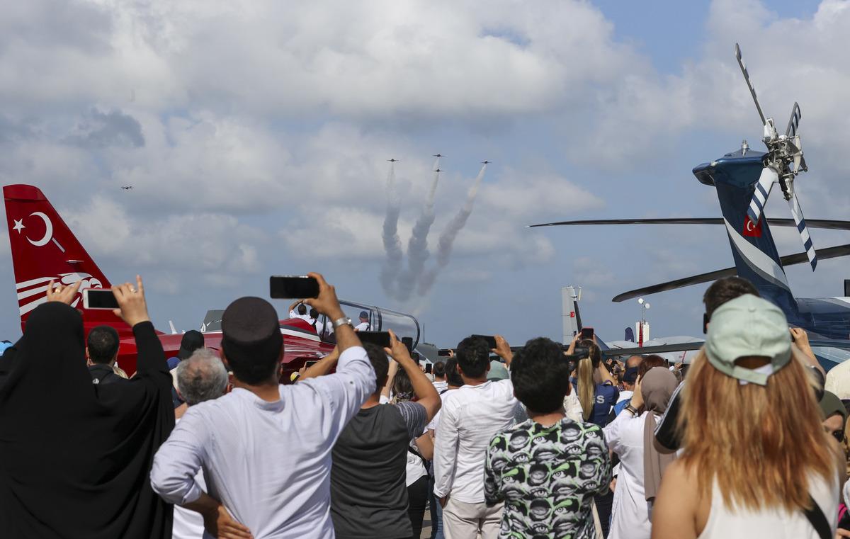 TEKNOFEST Y&ouml;netim Kurulu Başkanı Bayraktar, Samsun'da konuştu:  (2)