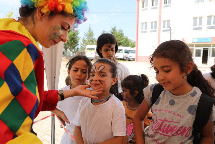 Sakarya'da mevsimlik tarım işçilerinin çocukları için mezuniyet programı düzenlendi G4