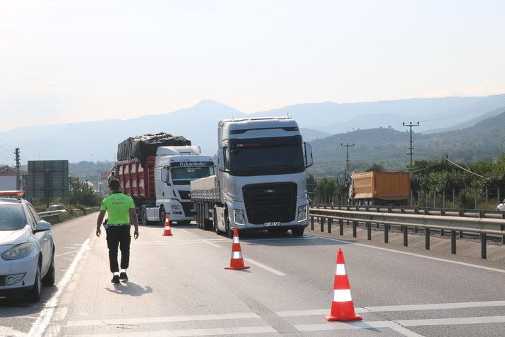 Sakarya'da tırla çarpışan akaryakıt yüklü tankerin sürücüsü yaralandı G4