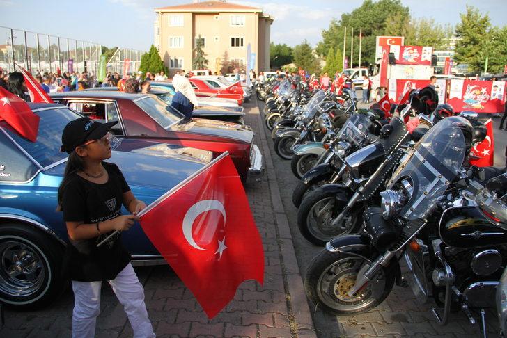 Kayseri'de şehit ve gazi çocukları için klasik araçlarla şehir turu yapıldı G5