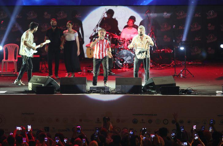 Bakan Varank, TEKNOFEST KARADENİZ'de Resul Dindar konserinde sahneye çıktı G5