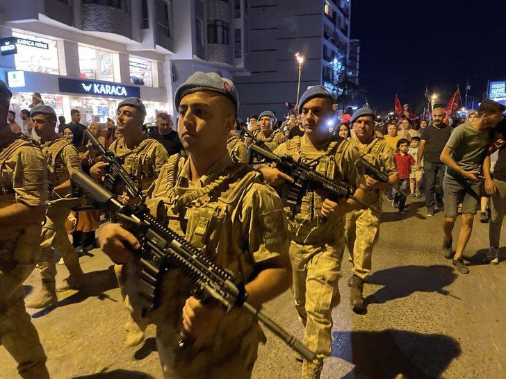 Niğde'de 30 Ağustos Zafer Bayramı'nda fener alayı düzenlendi G4