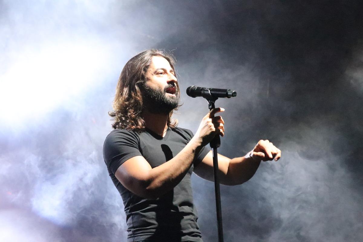 Bolu'da 30 Ağustos Zafer Bayramı dolayısıyla Koray Avcı konseri d&uuml;zenlendi