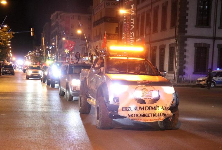 Erzurum'da 30 Ağustos Zafer Bayramı'nda fener alayı düzenlendi G2