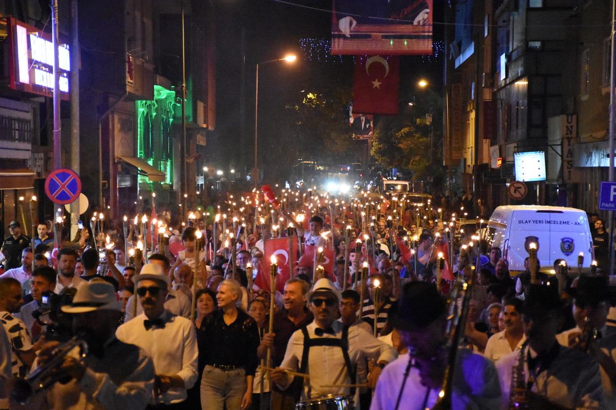 Bilecik'te fener alayı d&uuml;zenlendi
