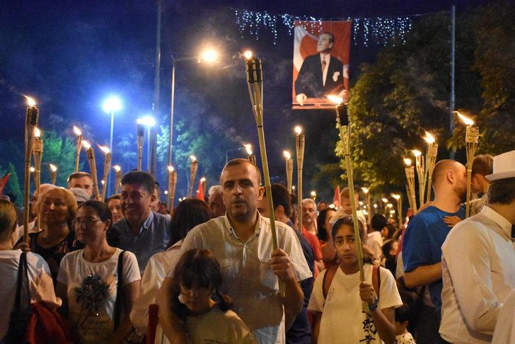 Bilecik'te fener alayı düzenlendi G3