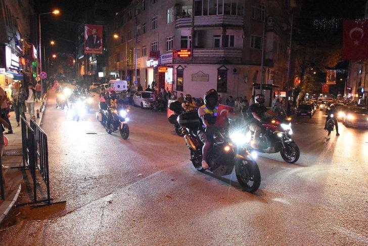 Bilecik'te fener alayı düzenlendi G5