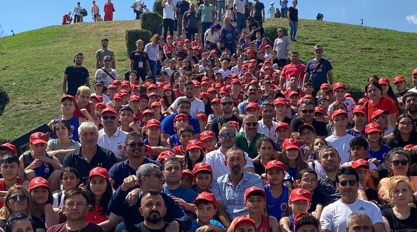 Muaythai sporcuları, Dumlupınar Şehitliği'ni ziyaret etti
