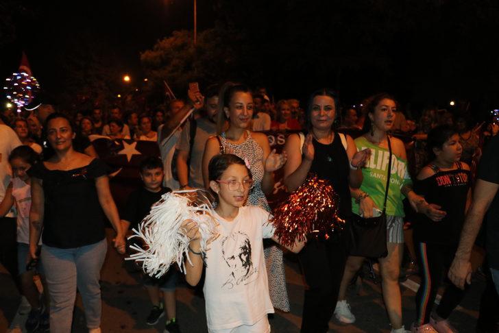 Denizli'de 30 Ağustos Zafer Bayramı dolayısıyla fener alayı düzenlendi G3