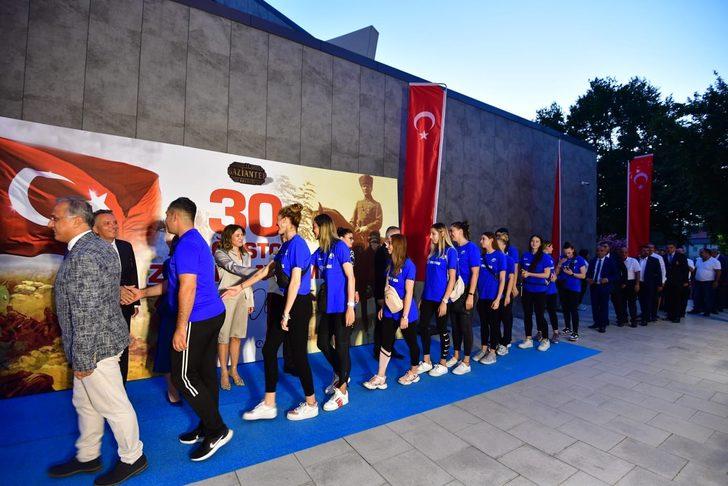 Gaziantep, Kilis, Adıyaman ve Kahramanmaraş'ta 30 Ağustos Zafer Bayramı dolayısıyla resepsiyon verildi G1