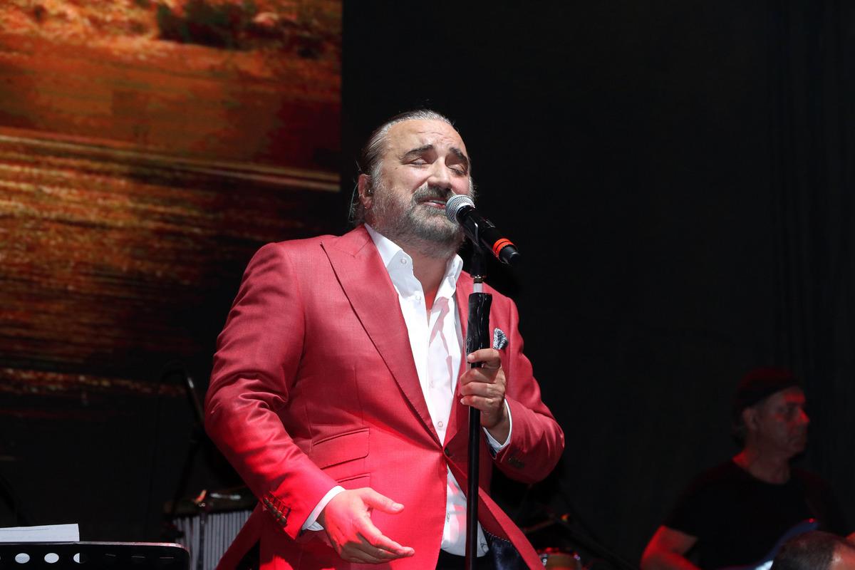 Volkan Konak, Manisa'da konser verdi