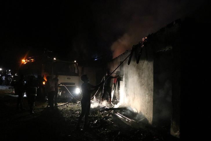 Çankırı'da çıkan yangında bir ev ve ahırda maddi hasar oluştu G2