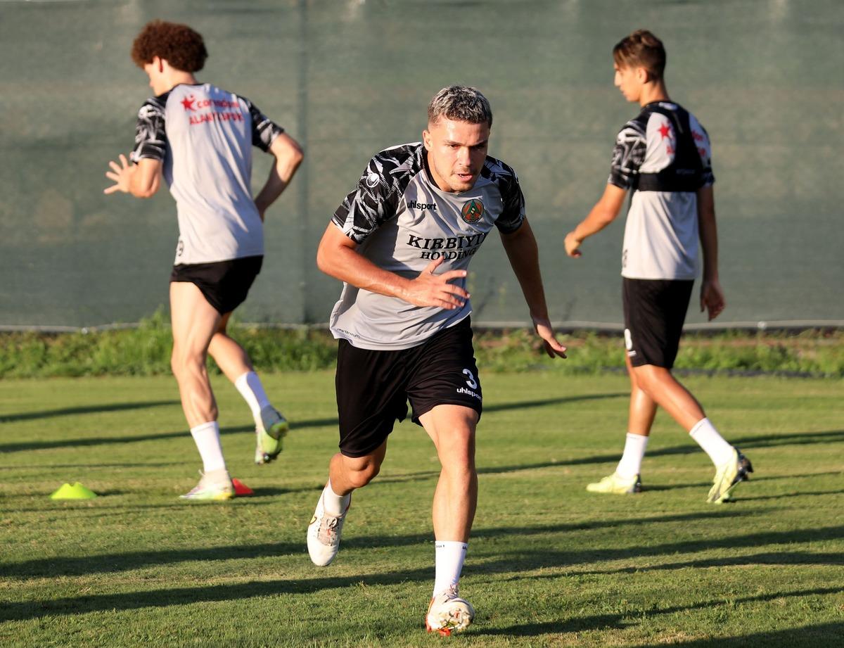 Alanyaspor, Başakşehir ma&ccedil;ı hazırlıklarına başladı