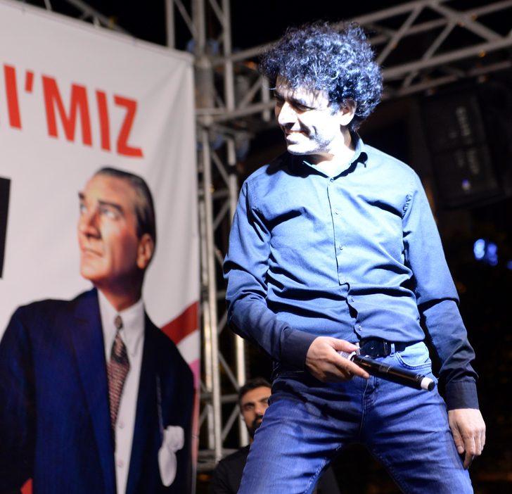 Ardahan'da 30 Ağustos Zafer Bayramı dolayısıyla konser düzenlendi G5