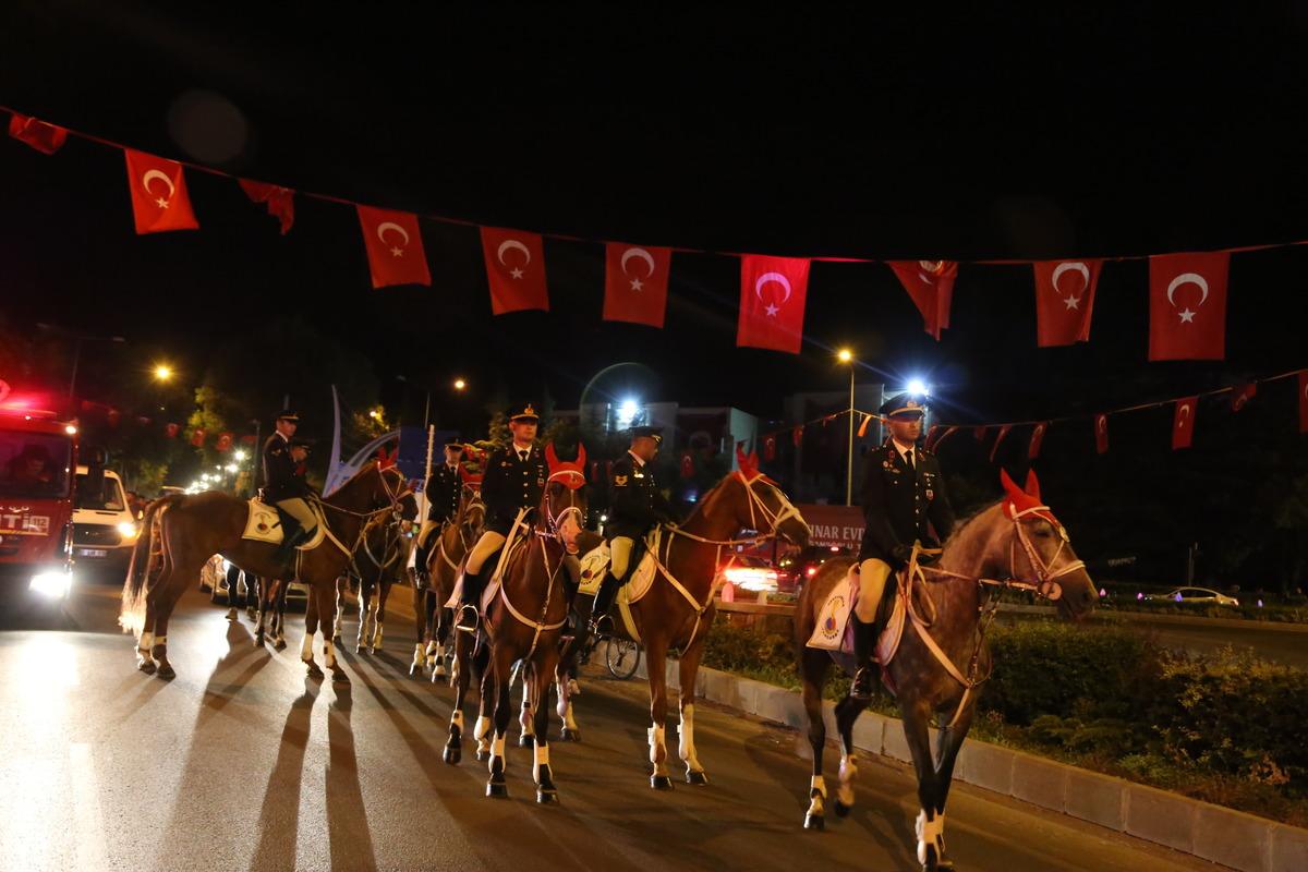 Nevşehir'de fener alayı ve konser d&uuml;zenlendi