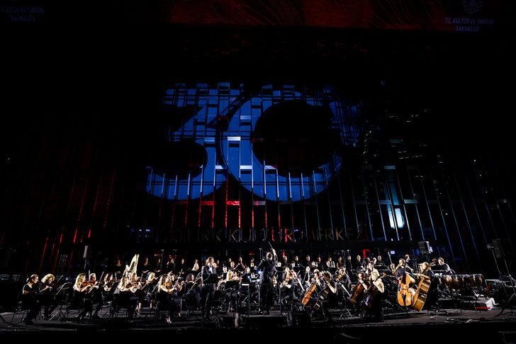 30 Ağustos'un 100. yıl dönümü İstanbul'da konserle kutlandı G1