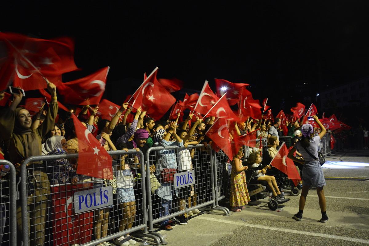 Bursa'da 30 Ağustos Zafer Bayramı konseri d&uuml;zenlendi