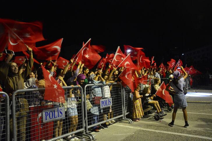 Bursa'da 30 Ağustos Zafer Bayramı konseri düzenlendi G1