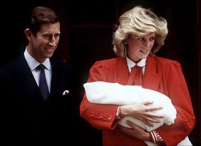 September 16: Prince Charles & Princess Diana With The Newly Born Prince Henry (harry) Outside The Lindo Wing