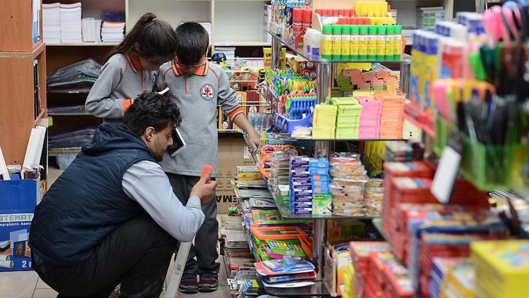 Okul Alışverişinde aileler dikkat: Öncelik estetik değil, sağlık olmalı! Okul kıyafeti alerji nedeni olmasın...  3