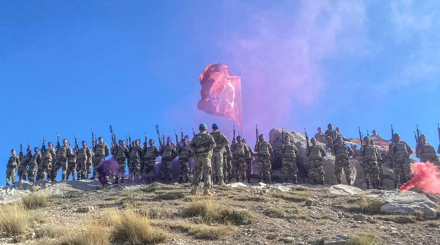 NATO'nun 30 Ağustos kutlaması Yunan basınını ayağa kaldırdı! 'Akılalmaz' buldular