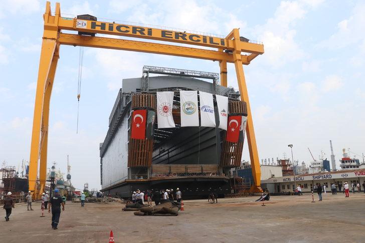 Dünyada kendi sınıfında tek olan denizaltı havuzu Yalova'da suya indirildi G5