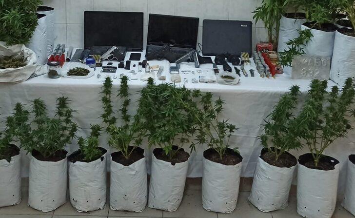 Sakarya'da bir evde 8 kilo 965 gram uyuşturucu ele geçirildi G1