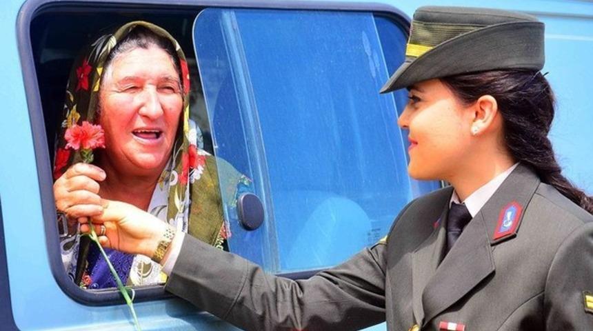 Anneler G&uuml;n&uuml;'ne 1 kala! 2017 En g&uuml;zel Anneler G&uuml;n&uuml; hediyeleri listesi