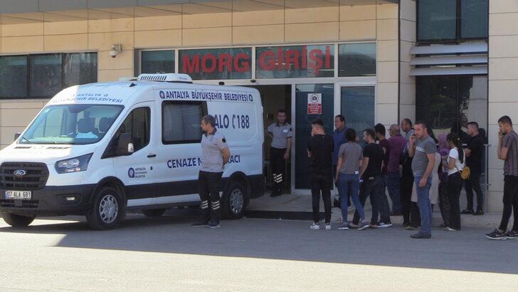 Antalya'daki kazada hukuk fakültesi öğrencisi genç kız hayatını kaybetti G1