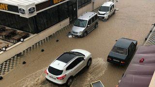 Tekirdağ’da sağanak hayatı olumsuz etkiliyor