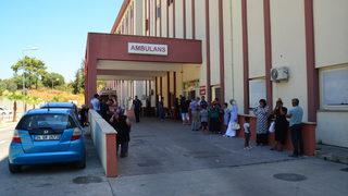 Antalya'da hastane acil servisinde çıkan bıçaklı kavgada 4 kişi yaralandı