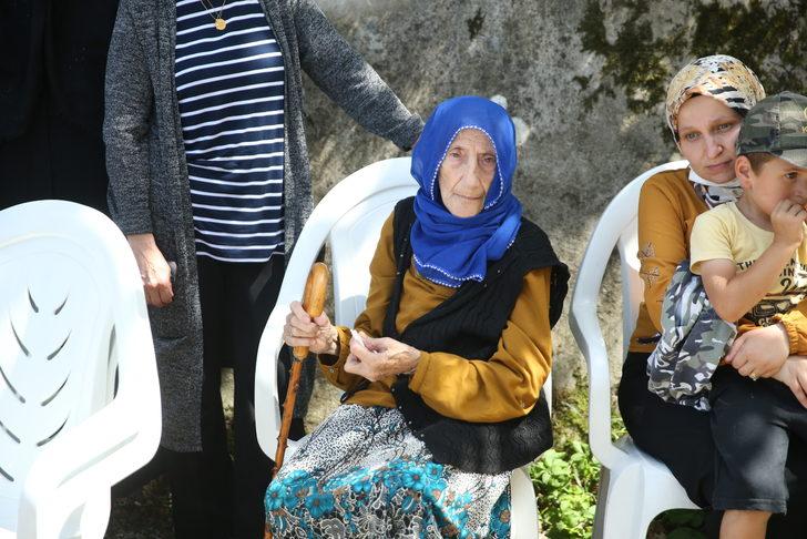 Ordulu üçüz ninelerden Emriye Sarı, son yolculuğuna uğurlandı G2