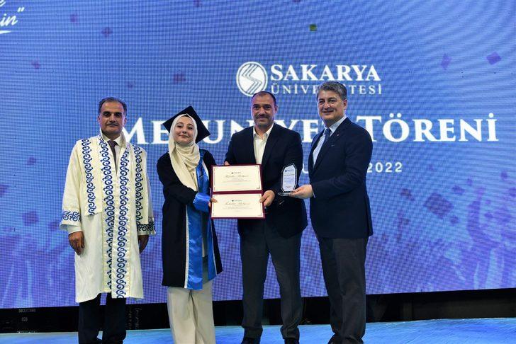 TOGG Üst Yöneticisi Karakaş, SAÜ mezuniyet töreninde konuştu: G3