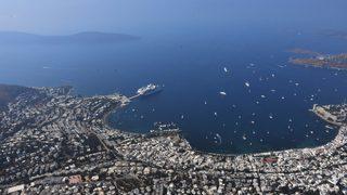 Bodrum'a 2 kruvaziyerle 832 turist geldi