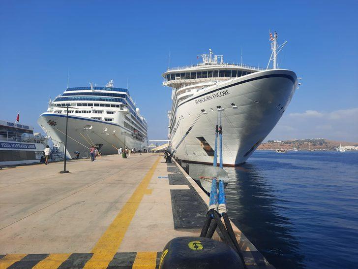 Bodrum'a 2 kruvaziyerle 832 turist geldi G5