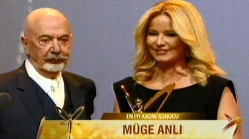 43.Altın Kelebek &Ouml;d&uuml;lleri Gecesine M&uuml;ge Anlı Damga Vurdu!