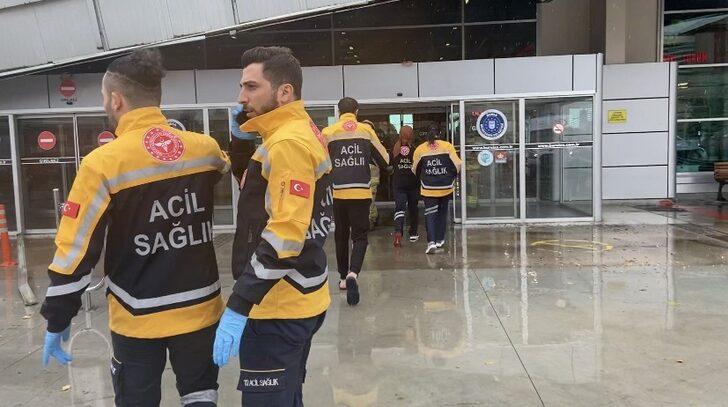 Yolcuların korku dolu anları: Uyarıların ardından çok kuvvetli geldi! Otobüs terminaline yıldırım düştü, çatı çöktü, Bursa'da karayla deniz birleşti G3