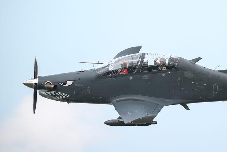 Selçuk Bayraktar'ın ikinci pilot koltuğunda olduğu Hürkuş, Akıncı ile kol uçuşu yaptı G2