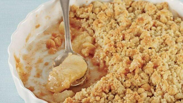 En basit ve lezzetli tatlı: Elmalı crumble tarifi! Elmalı crumble nasıl yapılır?