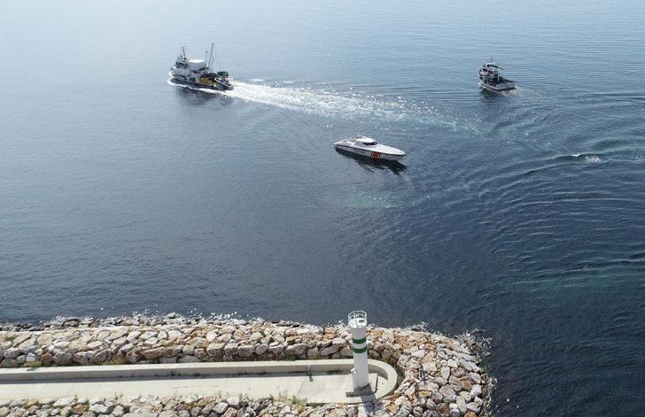 Çanakkale'de yeni av sezonuna girmeye hazırlanan balıkçılar törenle uğurlandı G5