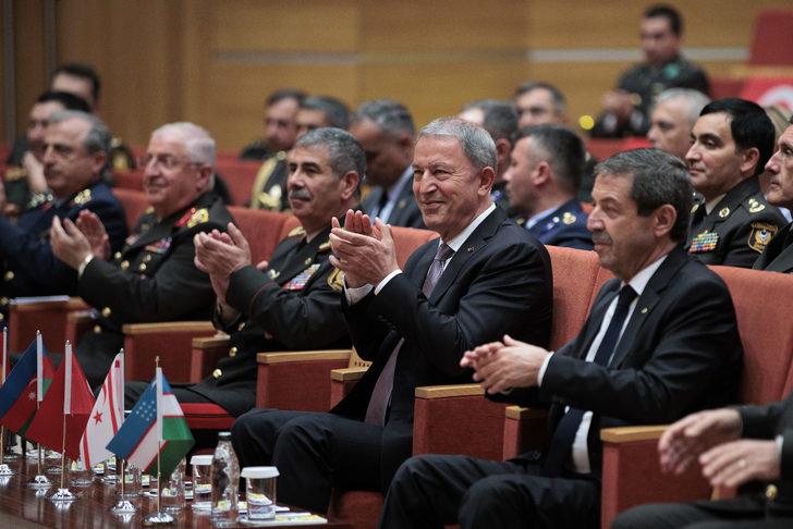 Milli Savunma Bakanı Akar ve konuk bakanlar "Siperden Sahneye Müzik" etkinliğine katıldı G1