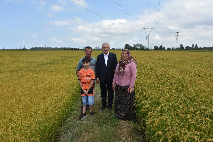 CHP Genel Başkanı Kılıçdaroğlu çeltik tarlasında çiftçilerle buluştu G2